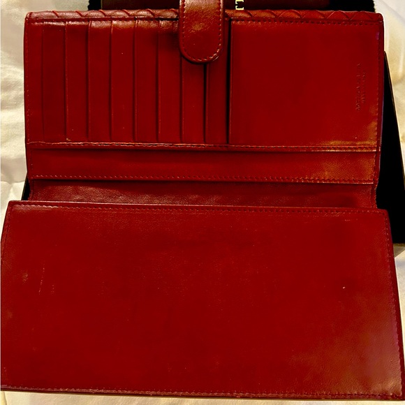 Bottega Veneta Intrecciato Weave Leather Continental Wallet Burgundy Color - Picture 3 of 6